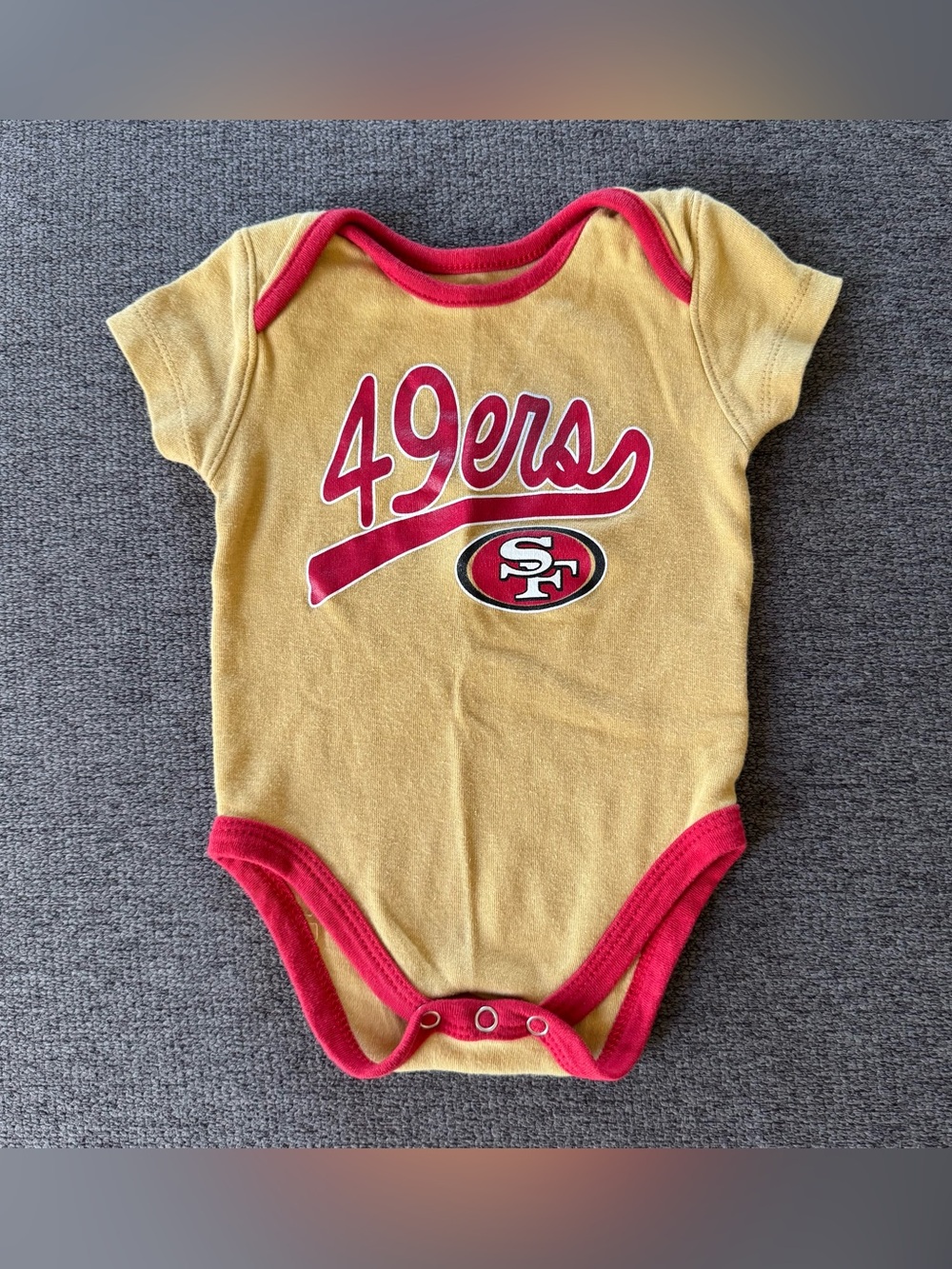 NFL San Francisco 49ers Tan Red Infant Bodysuit Short Sleeve Baby Boy Girl 3-6M